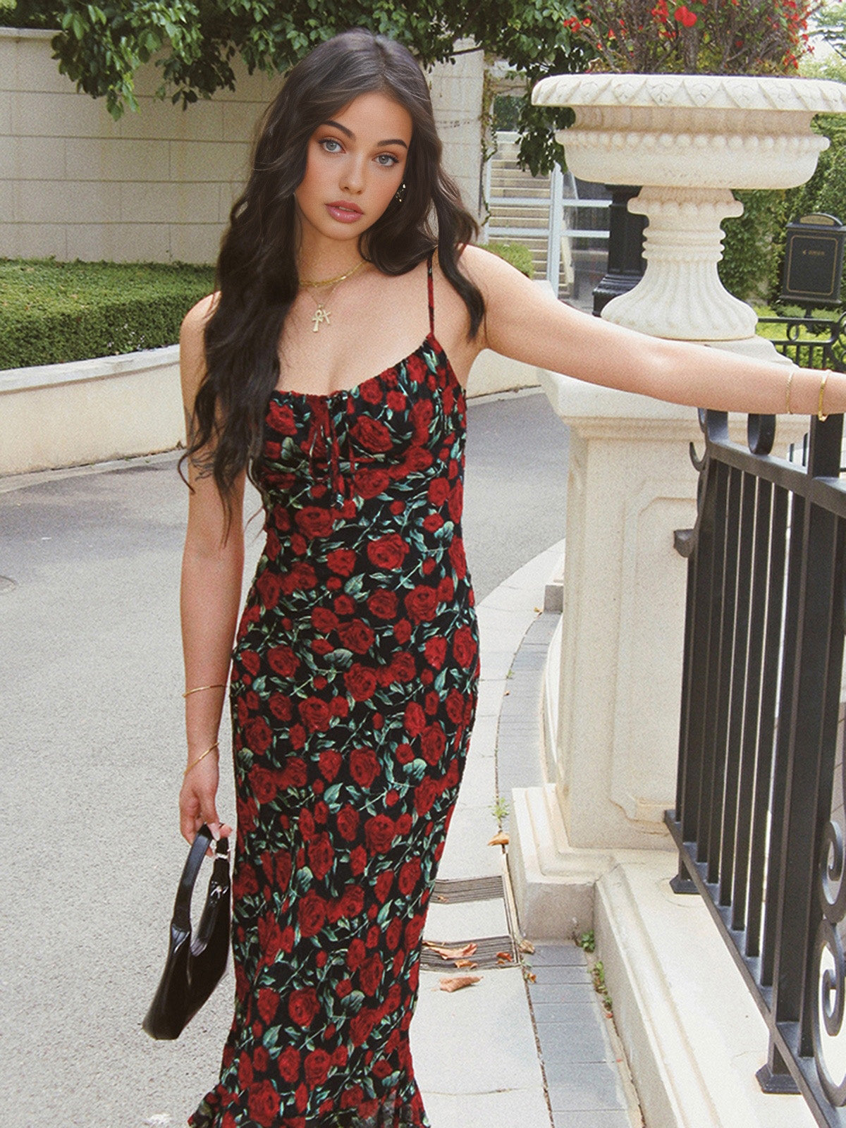 Vestido camisero largo con estampado floral de rosas búlgaras